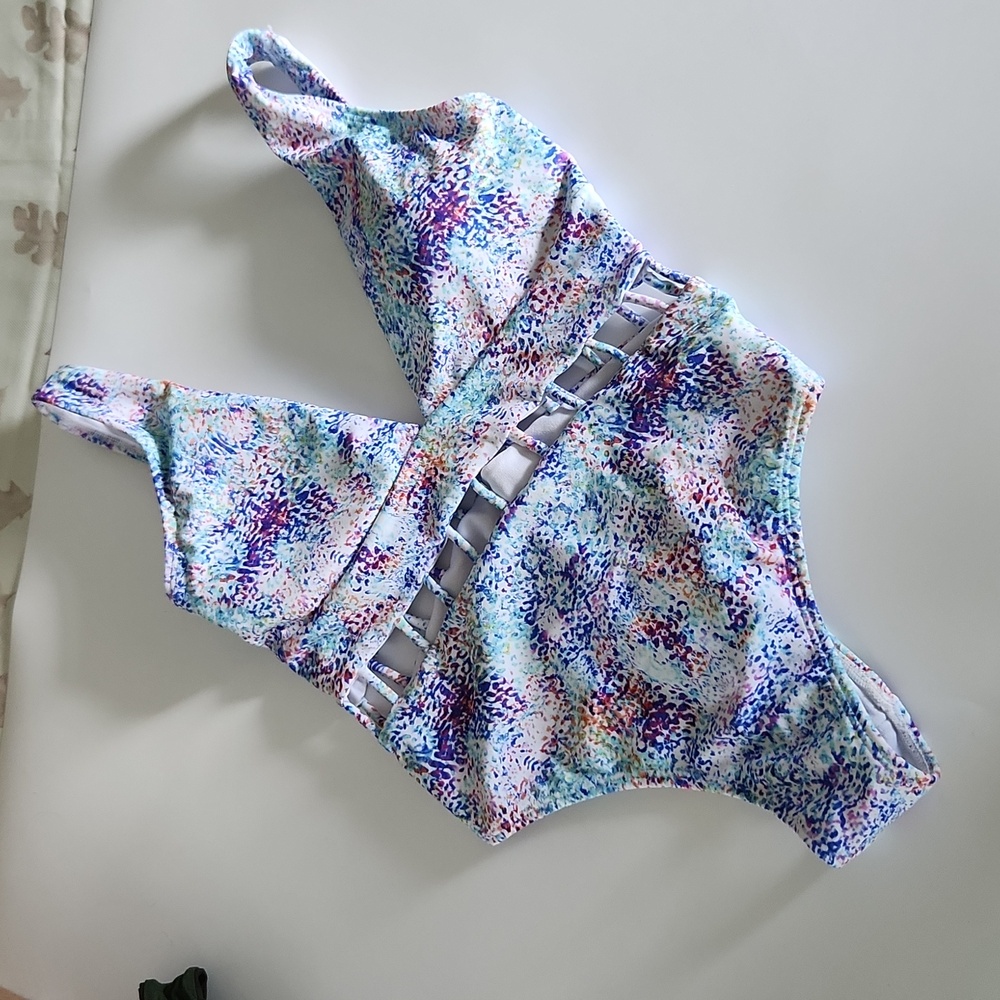 Peixoto Jade One Piece Small